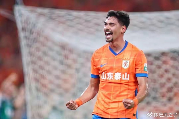 提前退出争冠,知情人透露泰山队升级后腰没戏,马德鲁加成功留队|孙准浩|莫伊赛斯|新赛季|山东泰山|康冰_新浪体育_新浪新闻