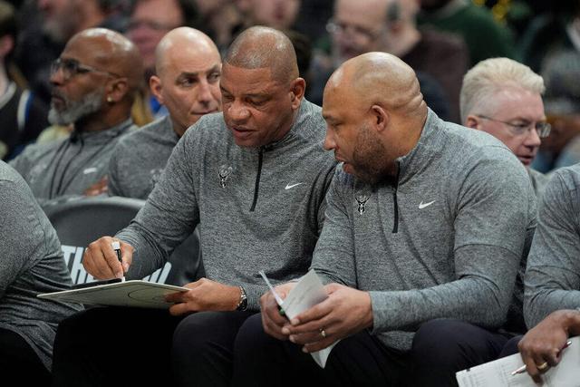 东契奇拼尽全力无法赢球！哈姆见到迥然不同的字母哥？